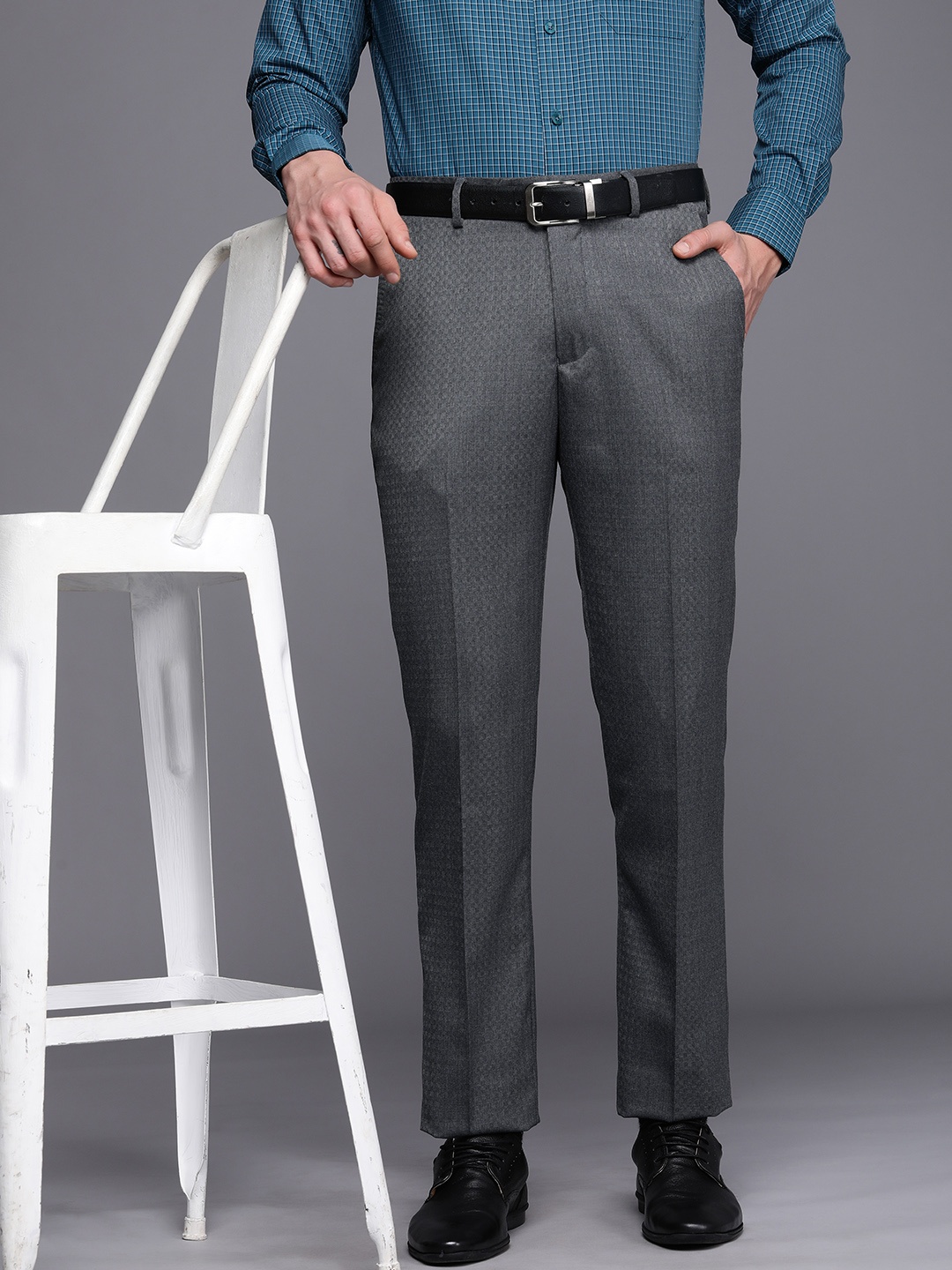 

Louis Philippe Men Grey Checked Slim Fit Formal Trousers