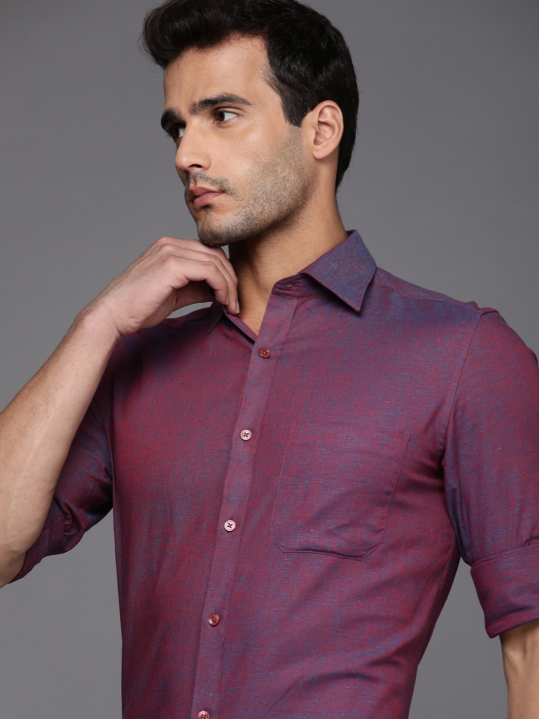 

Louis Philippe Classic Fit Solid Formal Shirt, Purple