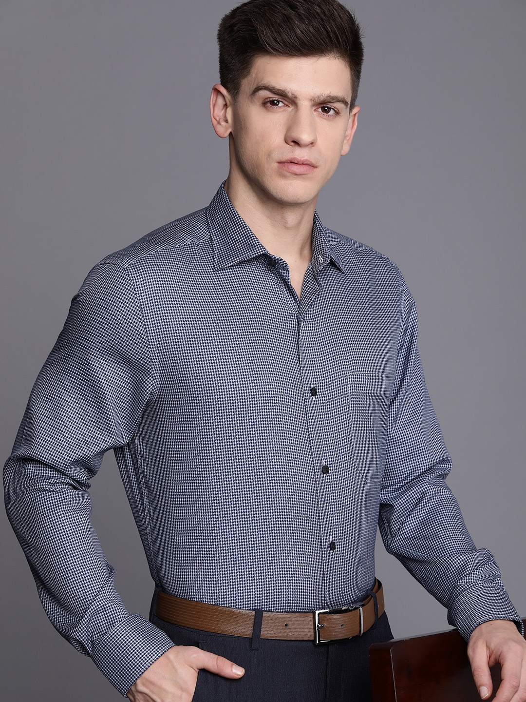 

Louis Philippe Men Navy Blue & White Pure Cotton Classic Formal Shirt