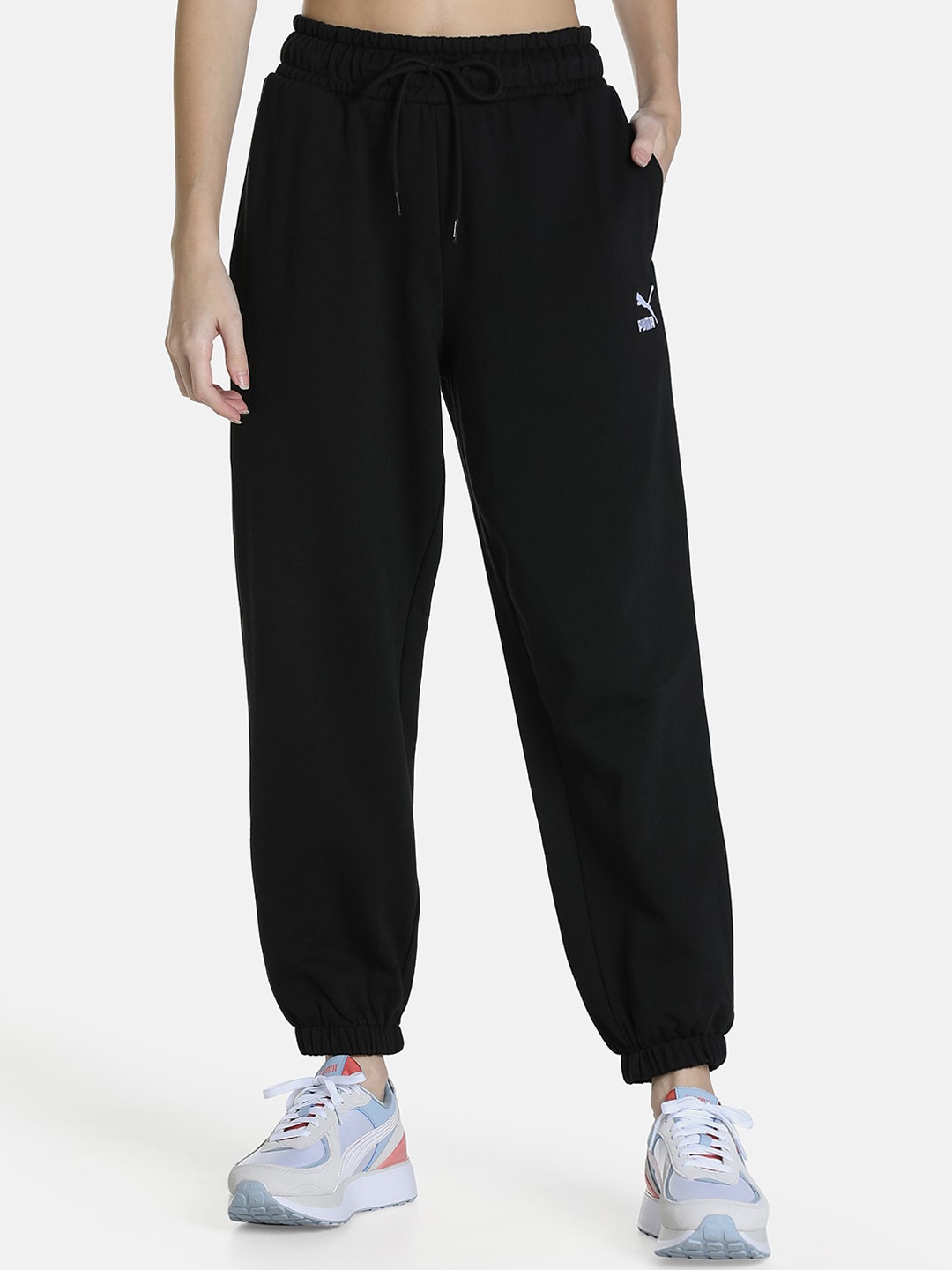 

Puma Women Black Solid Classics Relaxed Joggers