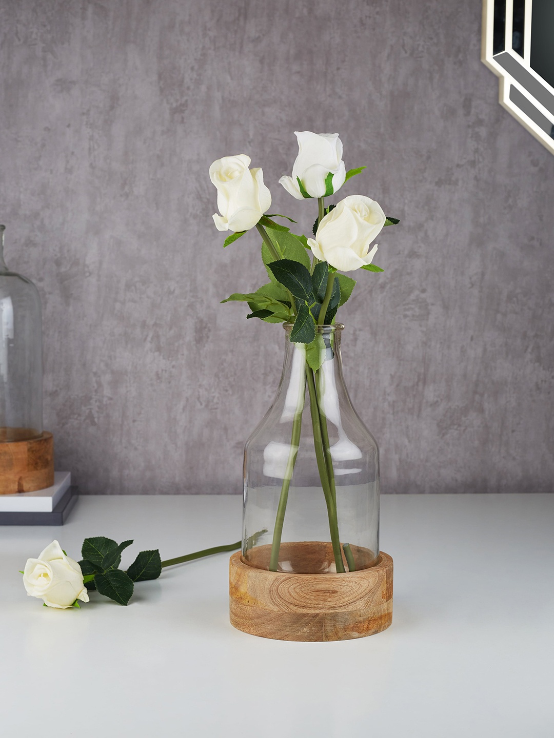 

HomeTown Transparent Solid Vases With Wooden Base