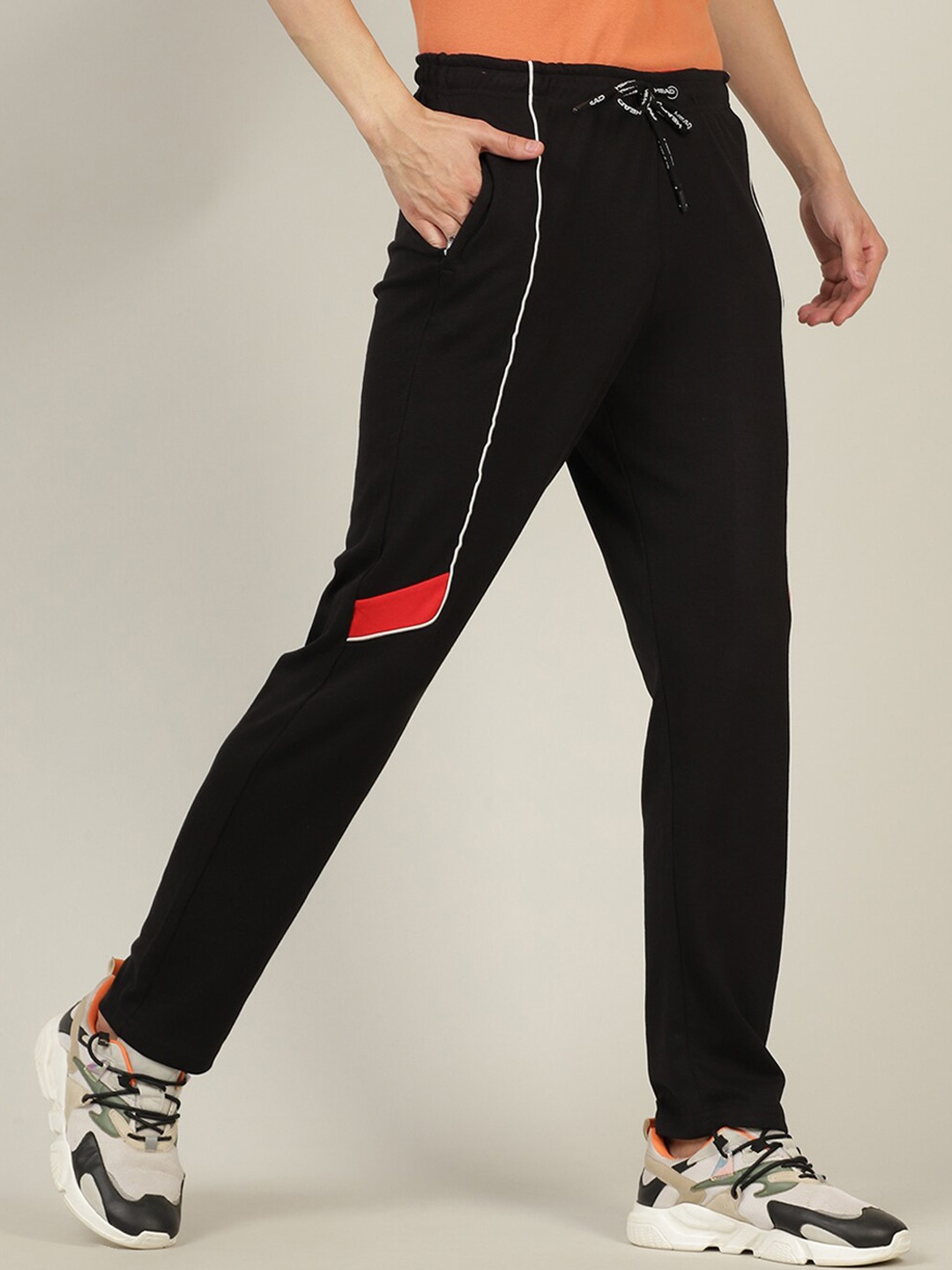 

Head Men Black Solid Cotton Track Pants