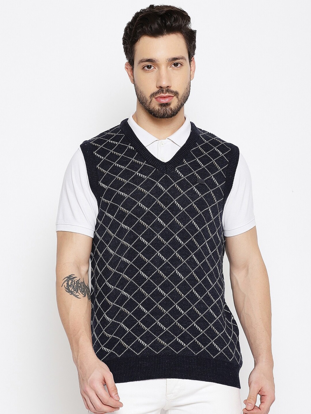 

Duke Men Blue & White Sweater Vest