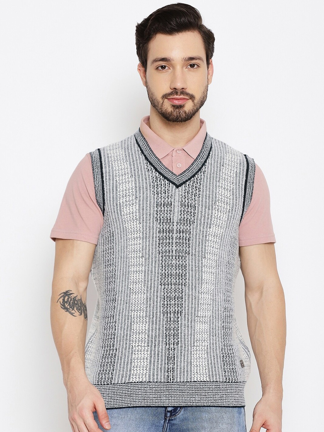 

Duke Men Off White & Black Cable Knit Sweater Vest