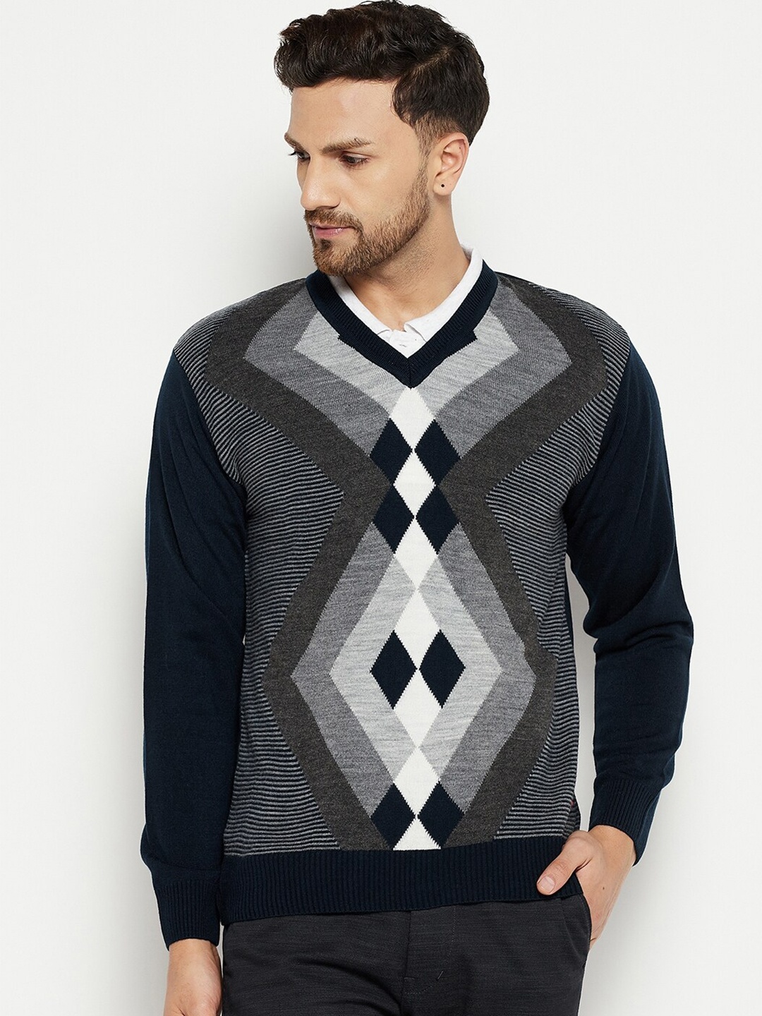 

Duke Men Navy Blue & White Pullover
