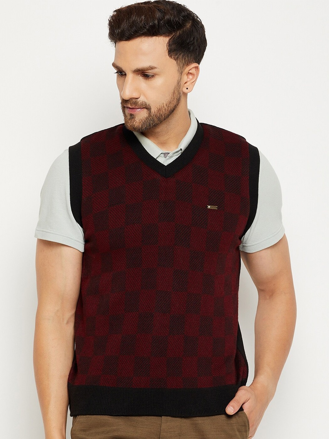 

Duke Men Black & Maroon Checked Checked Sweater Vest
