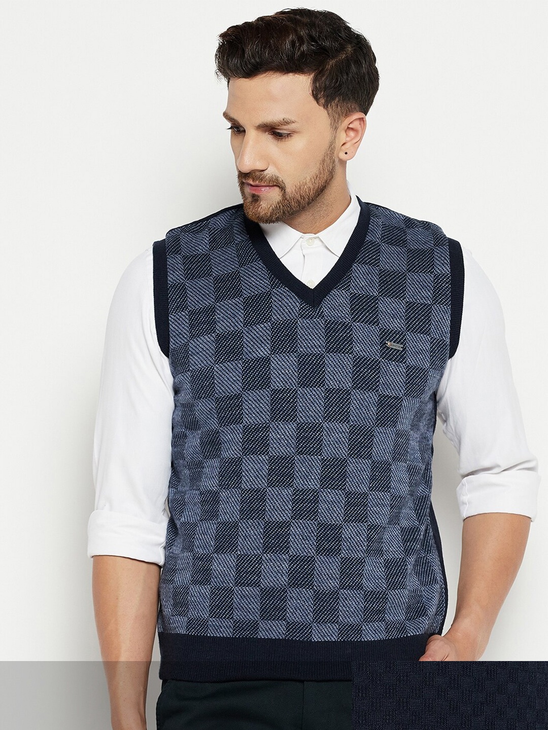 

Duke Men Navy Blue Checked Checked Sweater Vest