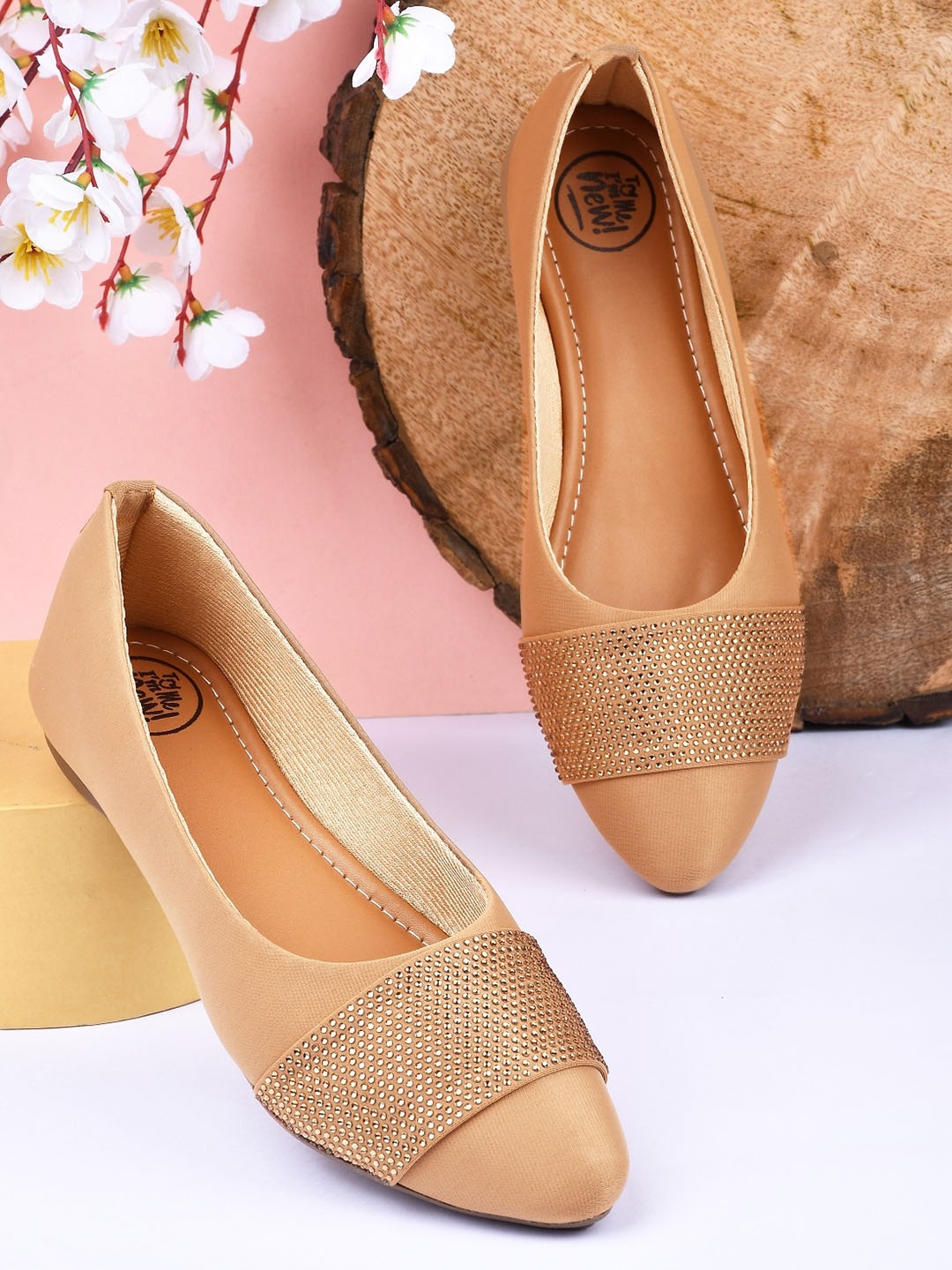 

Try Me Women Gold-Toned Ballerinas Flats