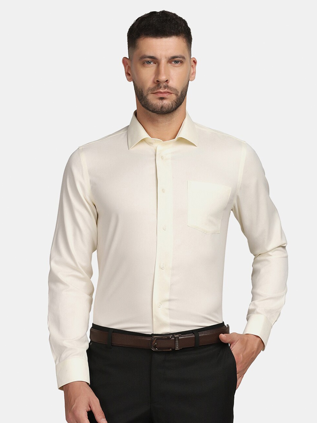 

Blackberrys Men Cream-Coloured Slim Fit Cotton Formal Shirt