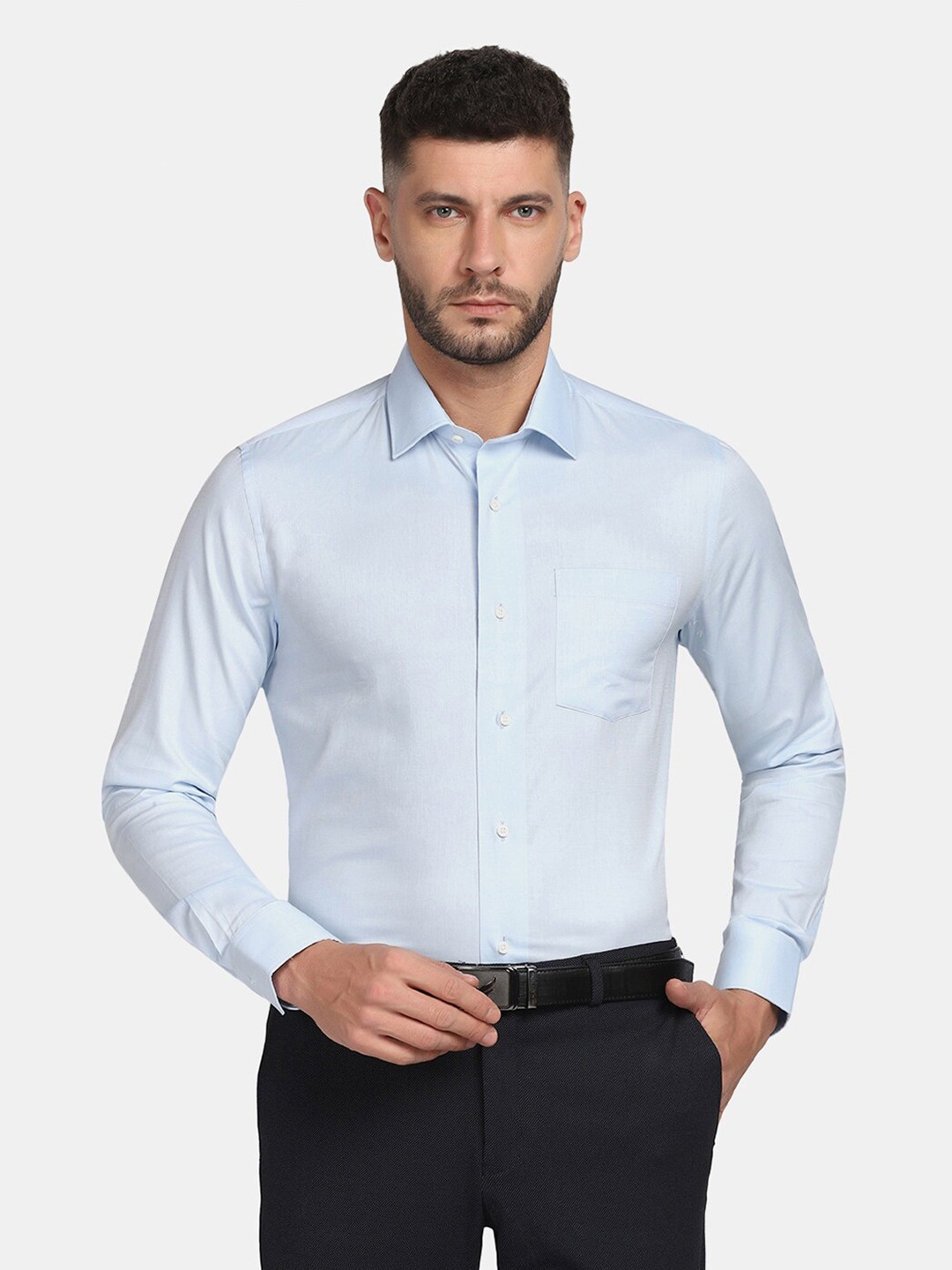 

Blackberrys Men Blue Slim Fit Solid Formal Shirt