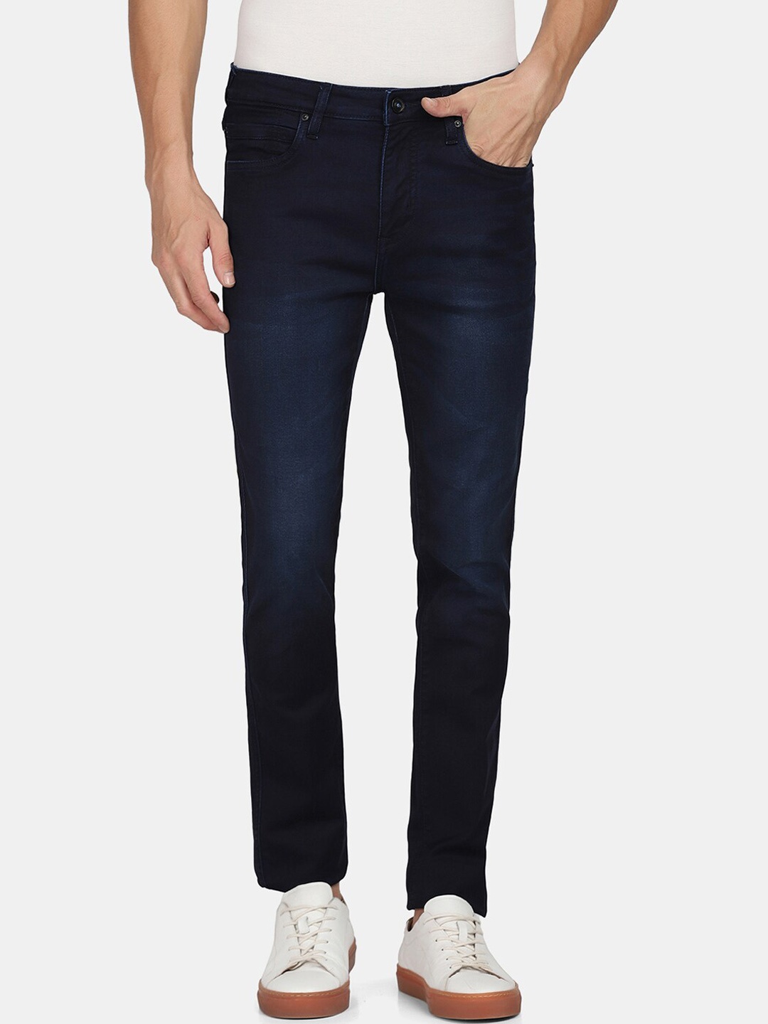 

Blackberrys Men Skinny Fit Low-Rise Light Fade Stretchable Jeans, Blue