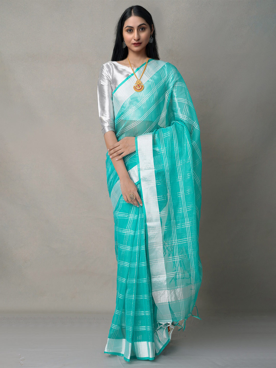 

Unnati Silks Green & Silver-Toned Checked Zari Art Silk Kota Saree
