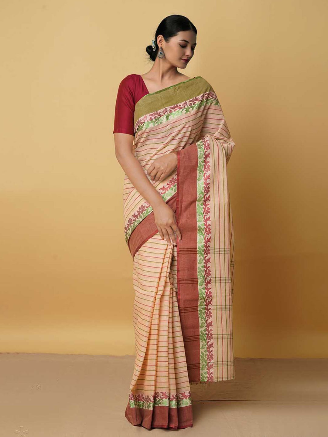 

Unnati Silks Peach-Coloured & Green Floral Pure Cotton Bhagalpuri Saree