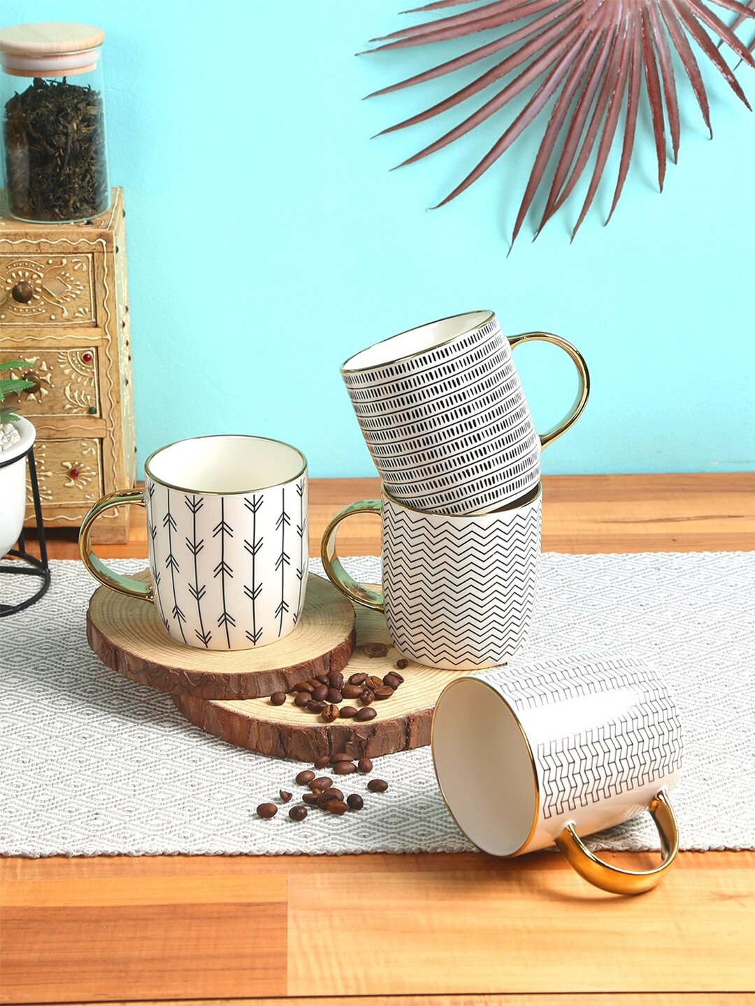 

House Of Accessories White & Black Set Of 4 Printed Bone China Glossy Mugs 350 ml Each