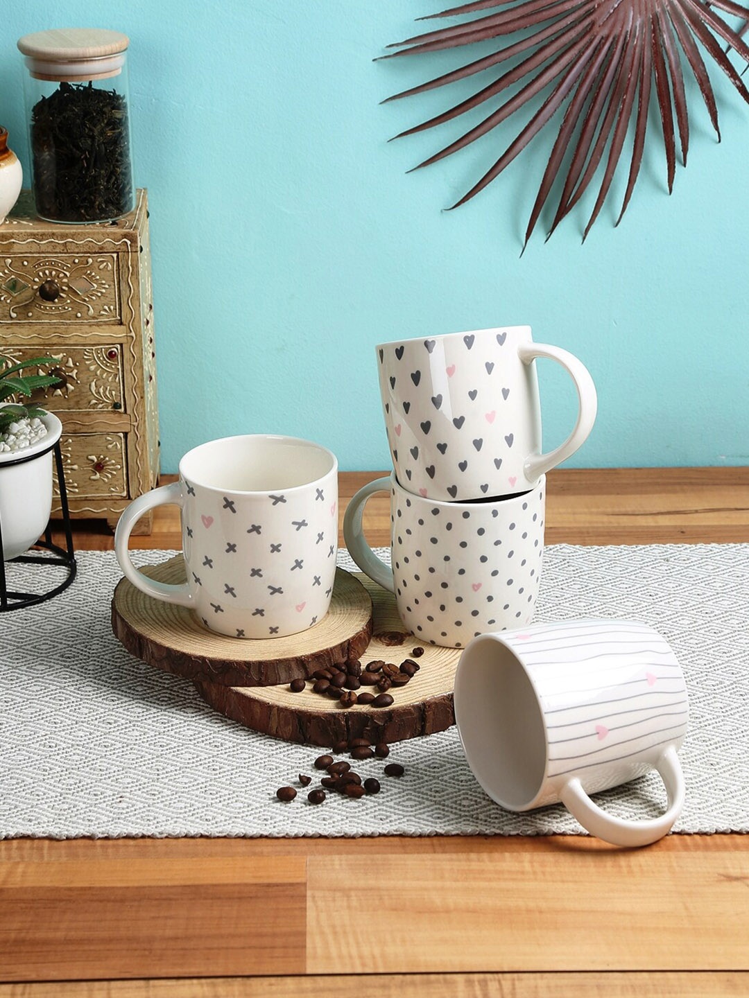 

House Of Accessories White & Black Set of 4 Printed Bone China Glossy Mugs 350 ml Each