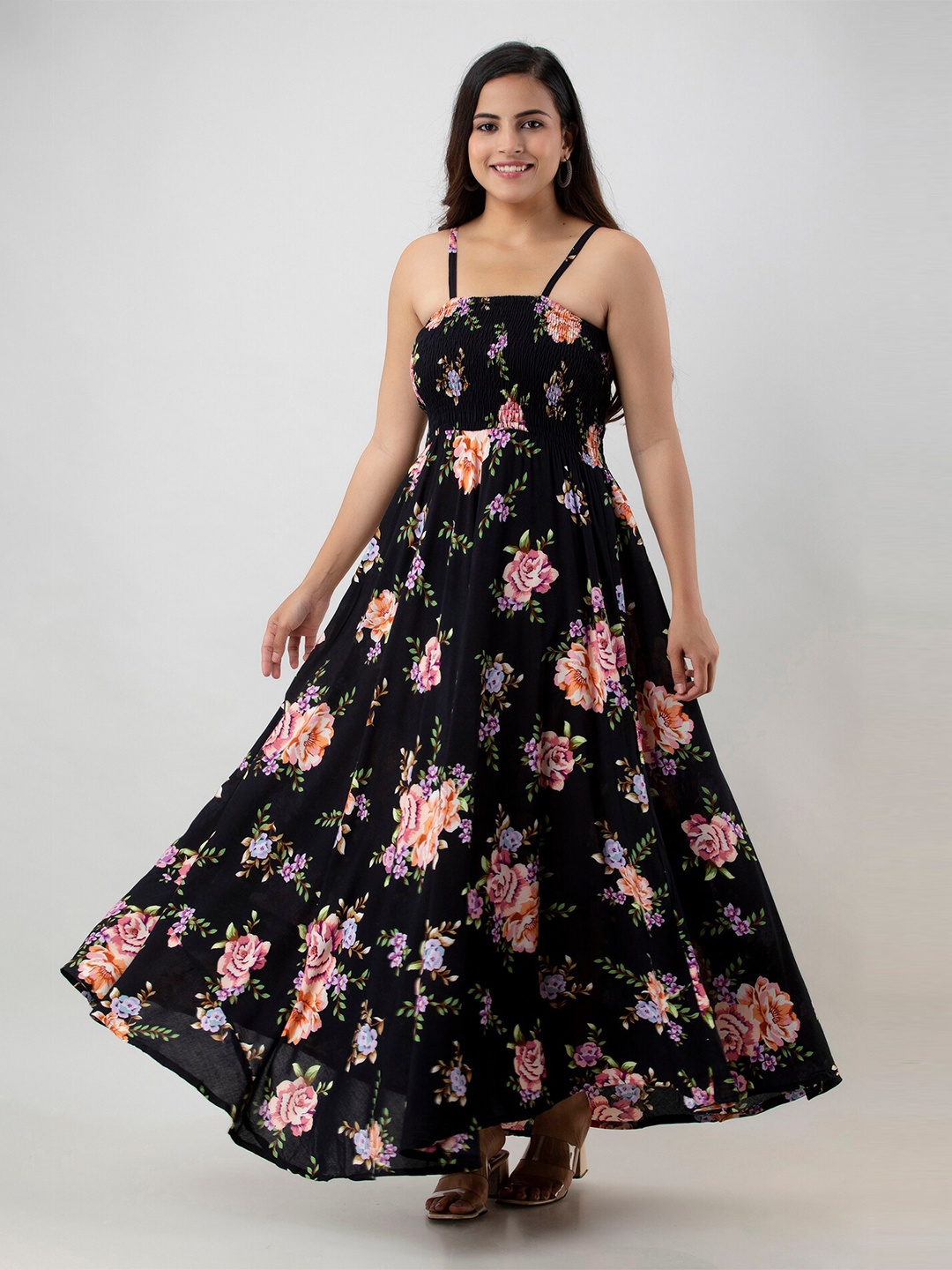 

Aawari Black Floral Halter Neck Maxi Maxi Dress
