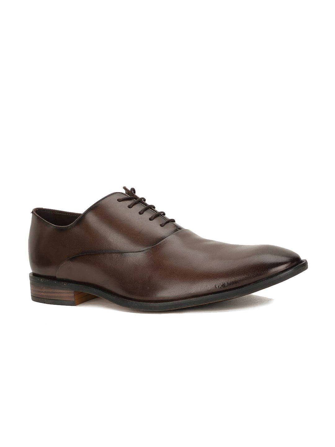 

Hush Puppies Men Brown Solid Leather Formal Oxfords