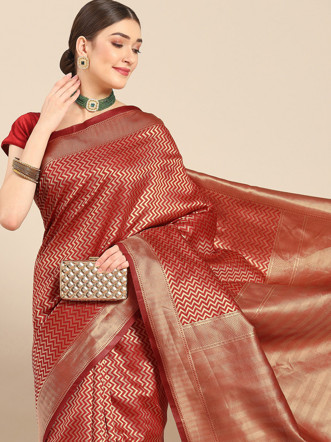 

Nimayaa Red & Gold-Toned Woven Design Silk Blend Kanjeevaram Saree