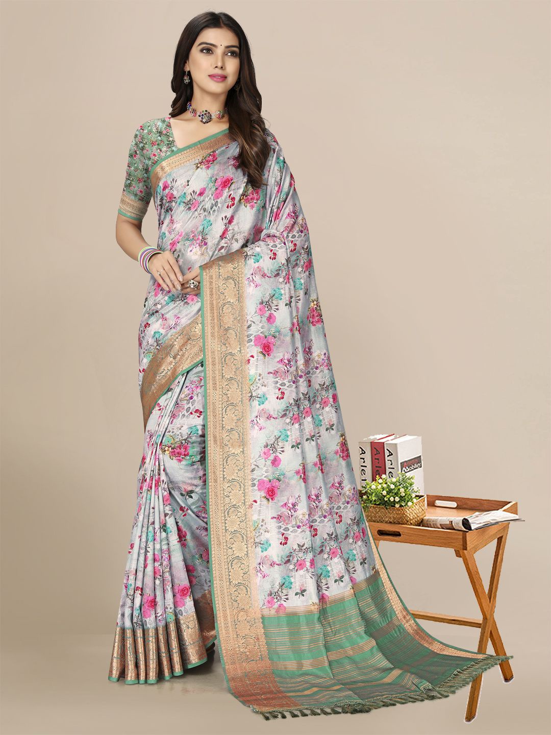 

Mitera Silver-Toned & Green Woven Design Zari Silk Blend Banarasi Saree