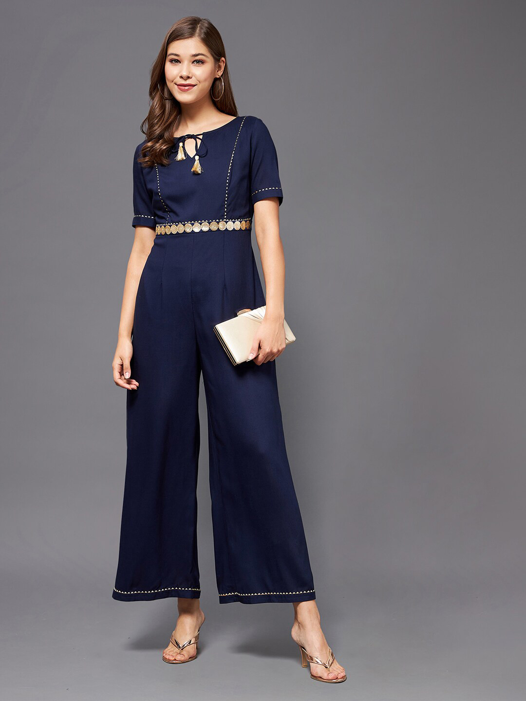 

Miss Chase Navy Blue & Gold-Toned Solid Basic Jumpsuit