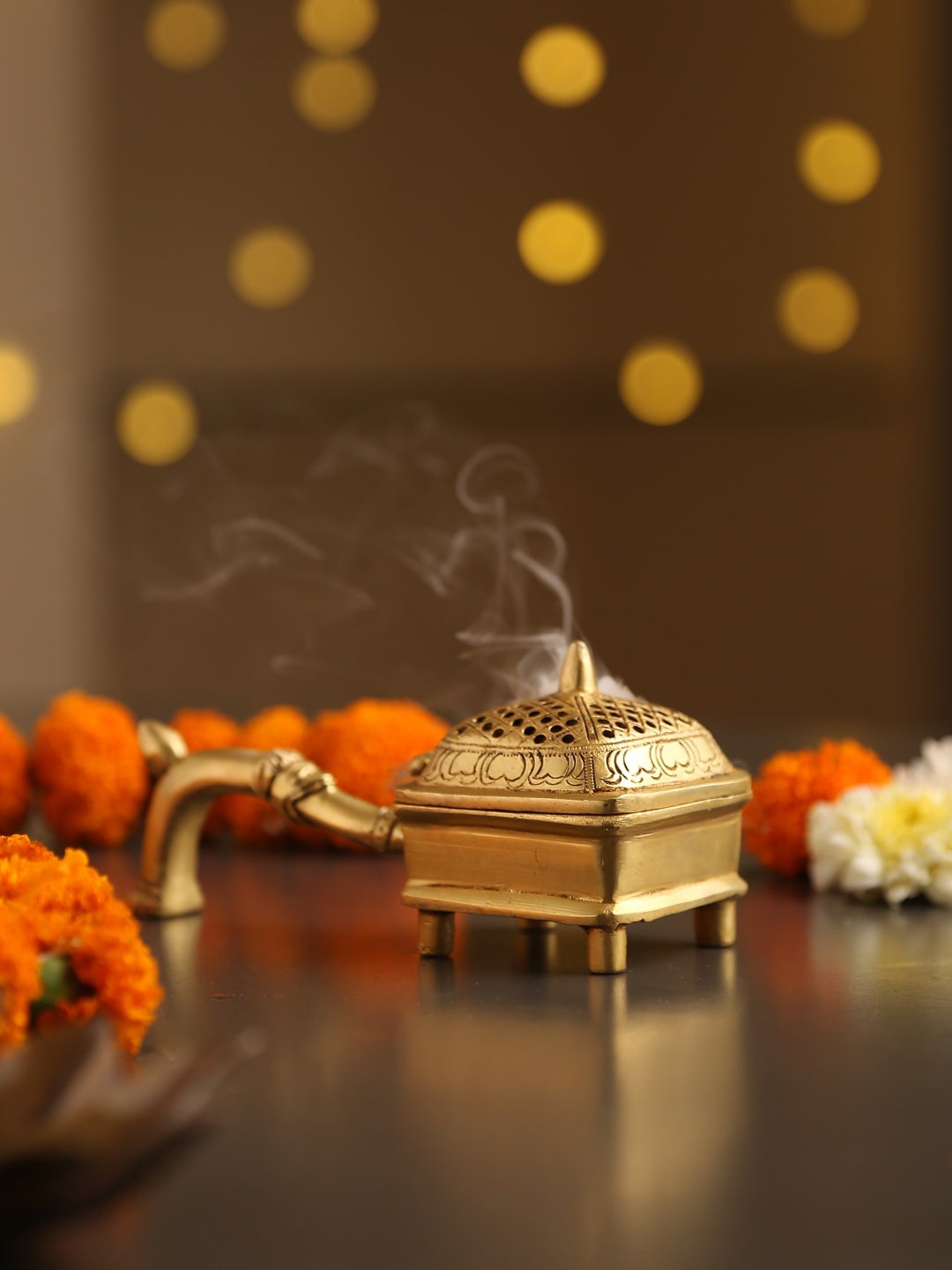 

Amoliconcepts Square Incense Burner With Handle, Gold