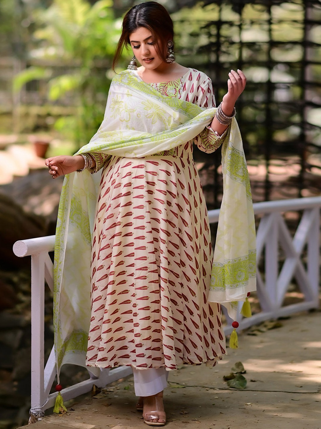 

Ambraee Women Green Ethnic Motifs Printed Empire Kurta with Trousers & With Dupatta