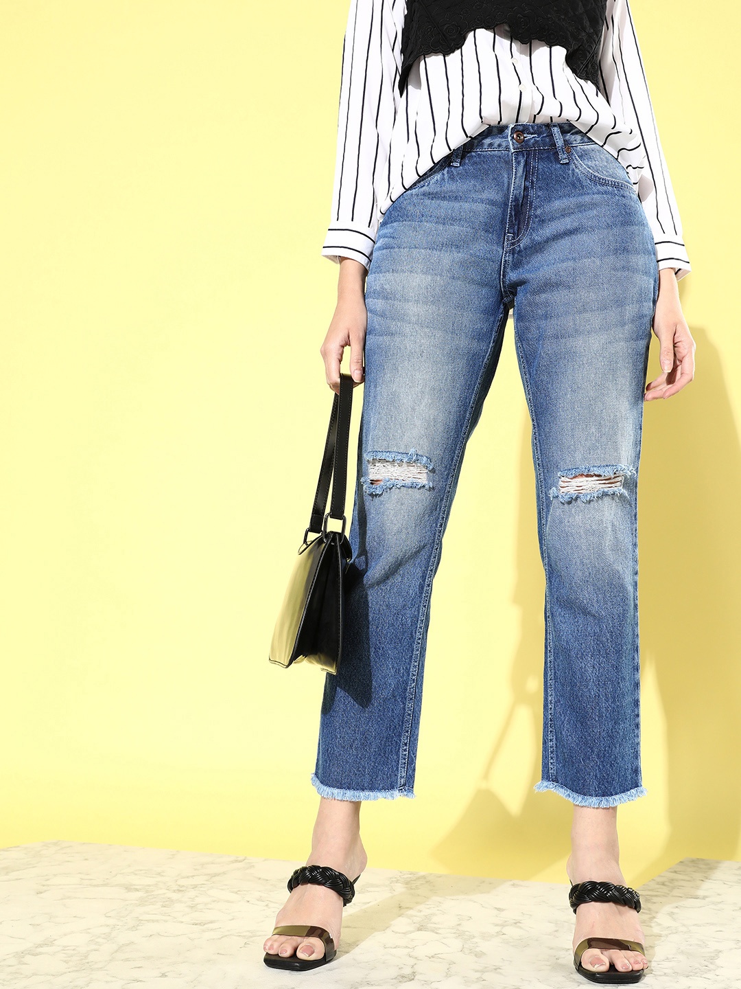 

Roadster Women Blue Straight Fit Slash Knee Cotton Light Fade Jeans