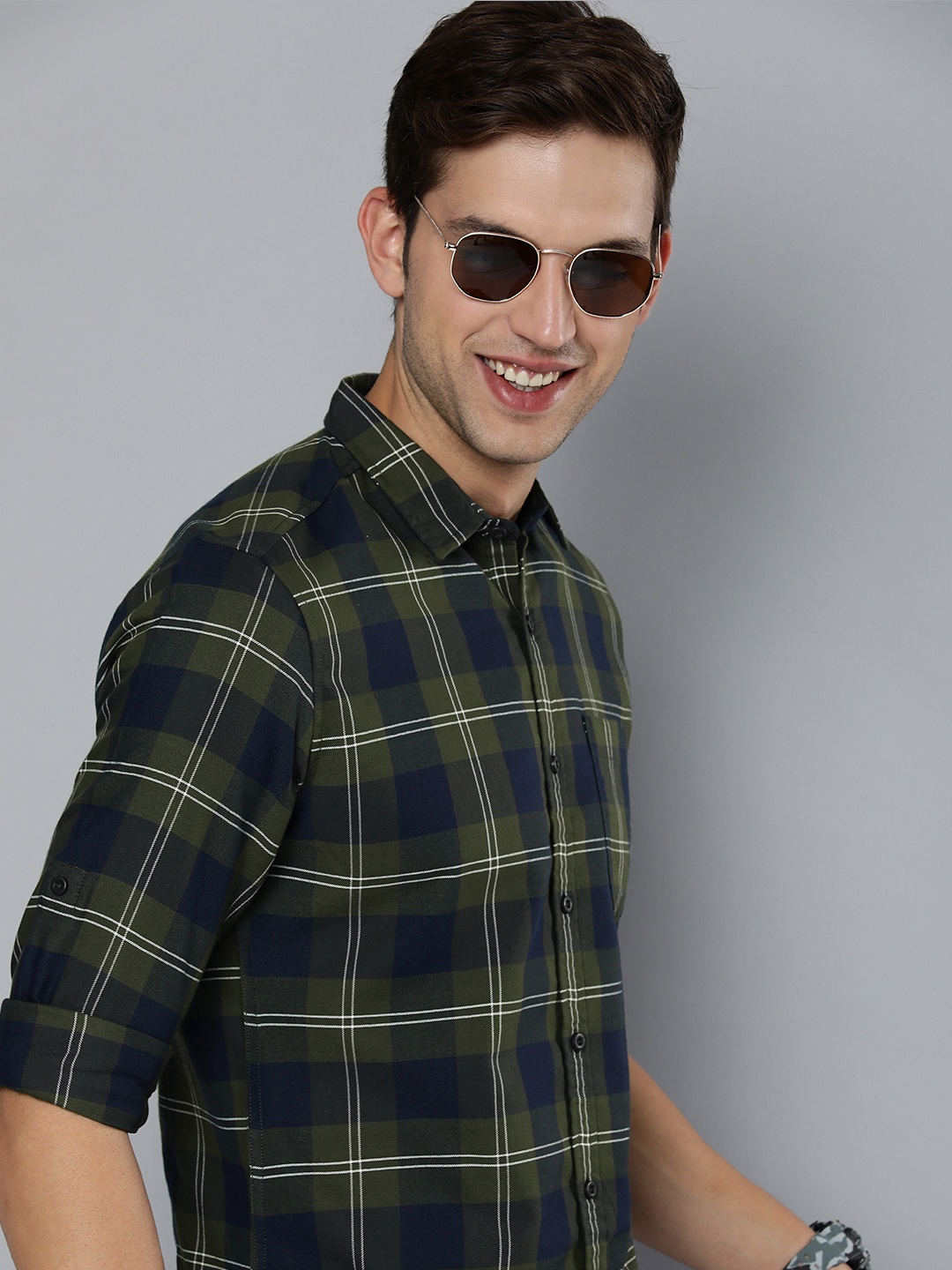 

HERE&NOW Men Olive Green Slim Fit Checked Casual Shirt