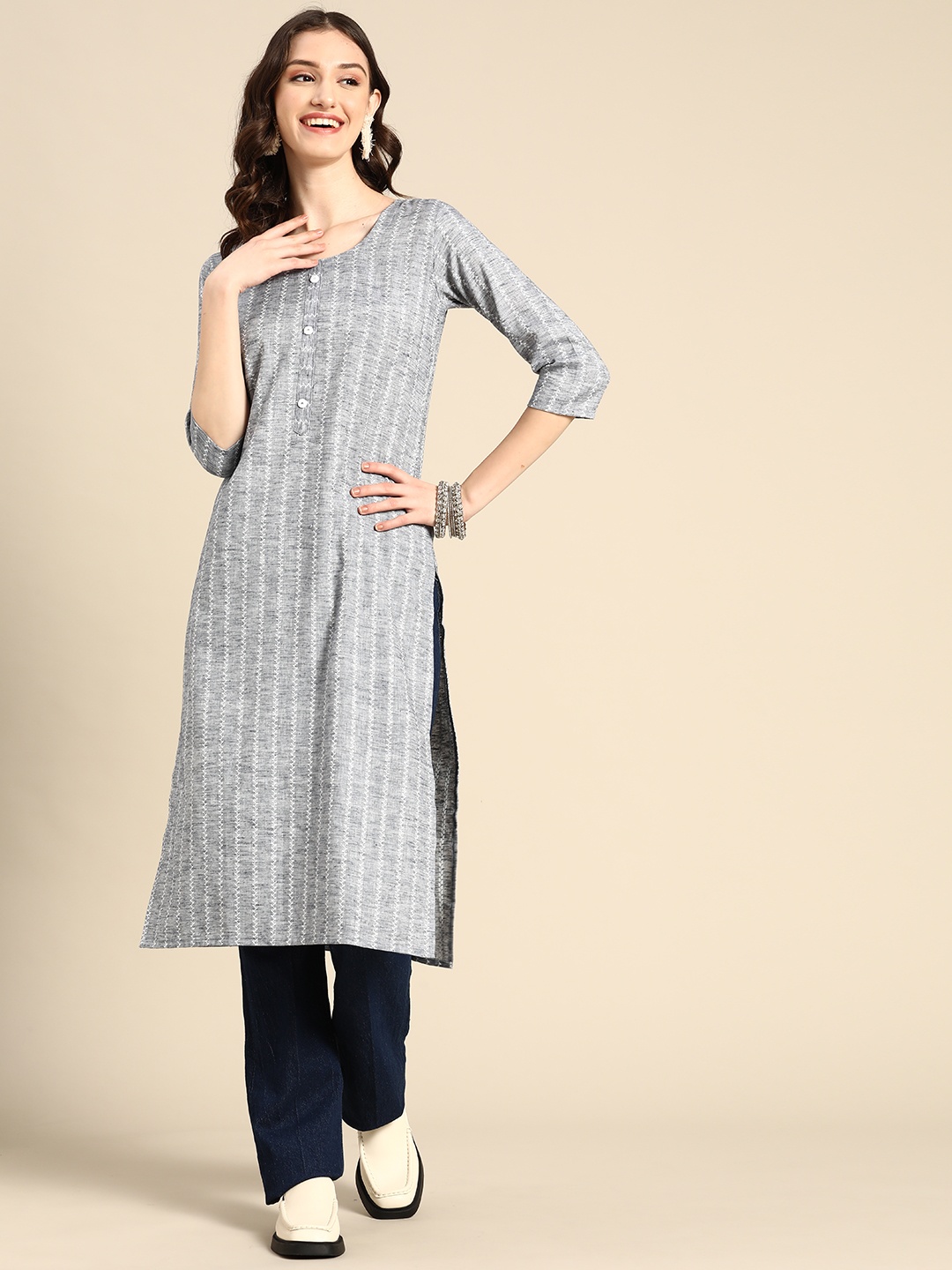 

Sangria Women Grey Striped Kurta