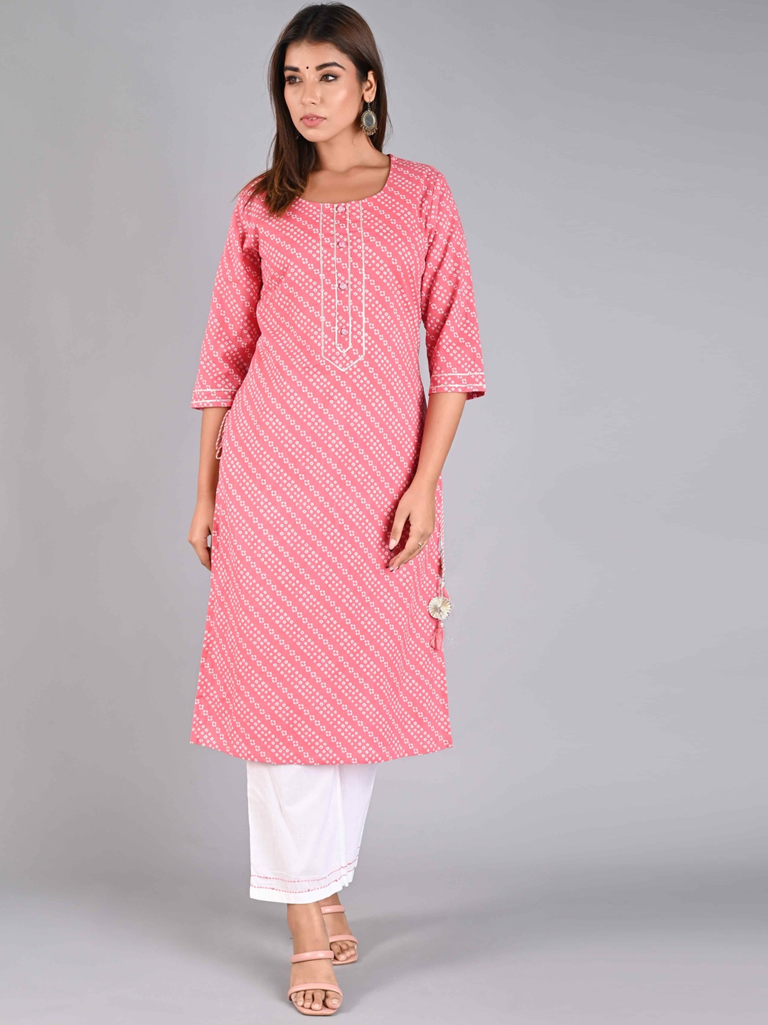 

Do Dhaage Women Pink Bandhani Printed Gotta Patti Pure Cotton Kurta with Trousers