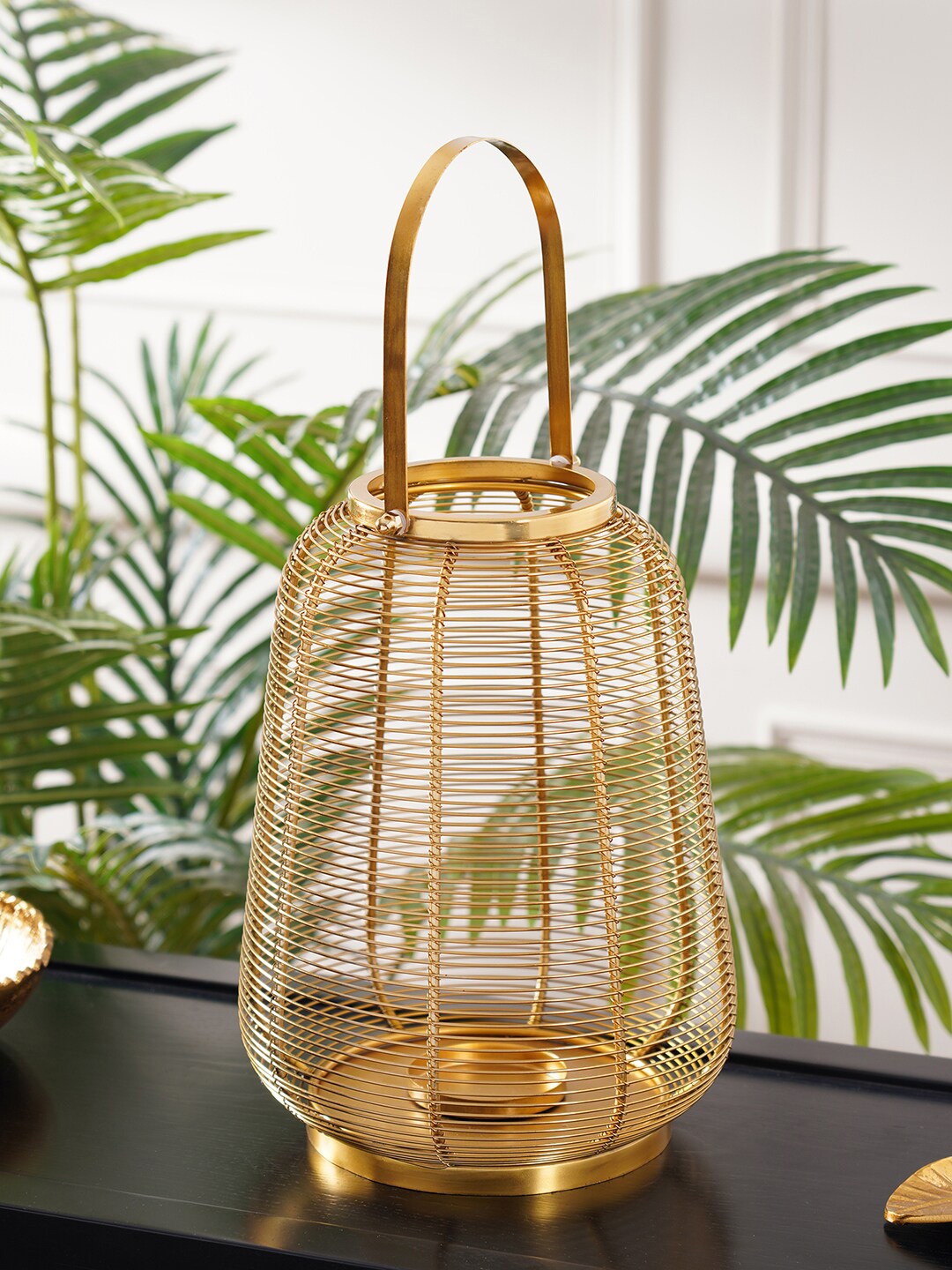 

Pure Home and Living Gold-Toned Textured Lantern Candle Holder