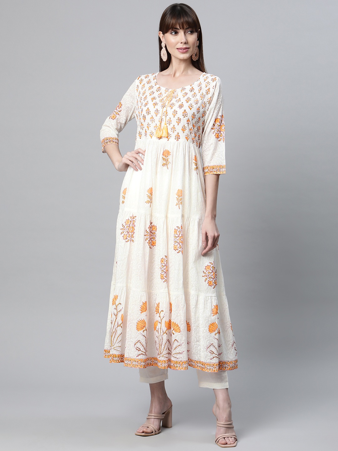 

Readiprint Fashions Women White & Yellow Floral Printed Floral Cotton Anarkali Kurta
