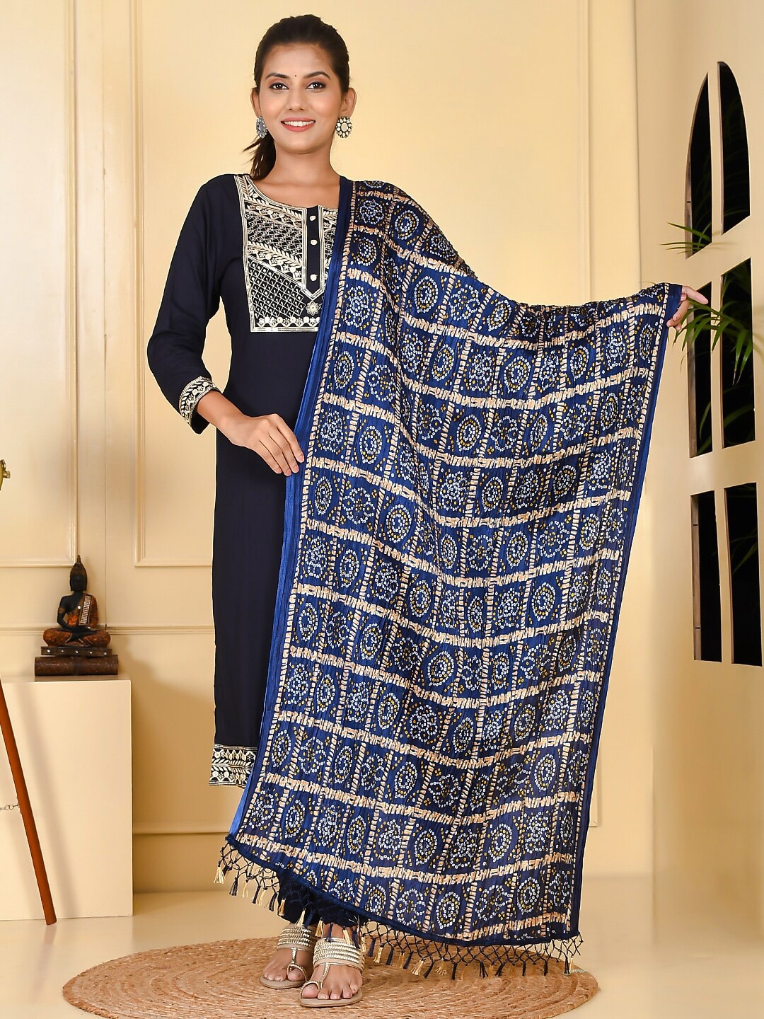 

Kesarya Women Blue & White Bandhani Printed Silk Blend Dupatta