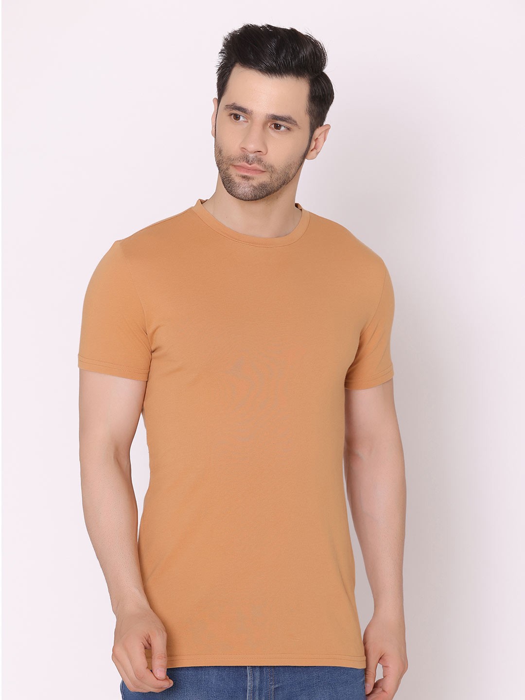 

Bonjour Men Brown Solid Round Neck T-shirt