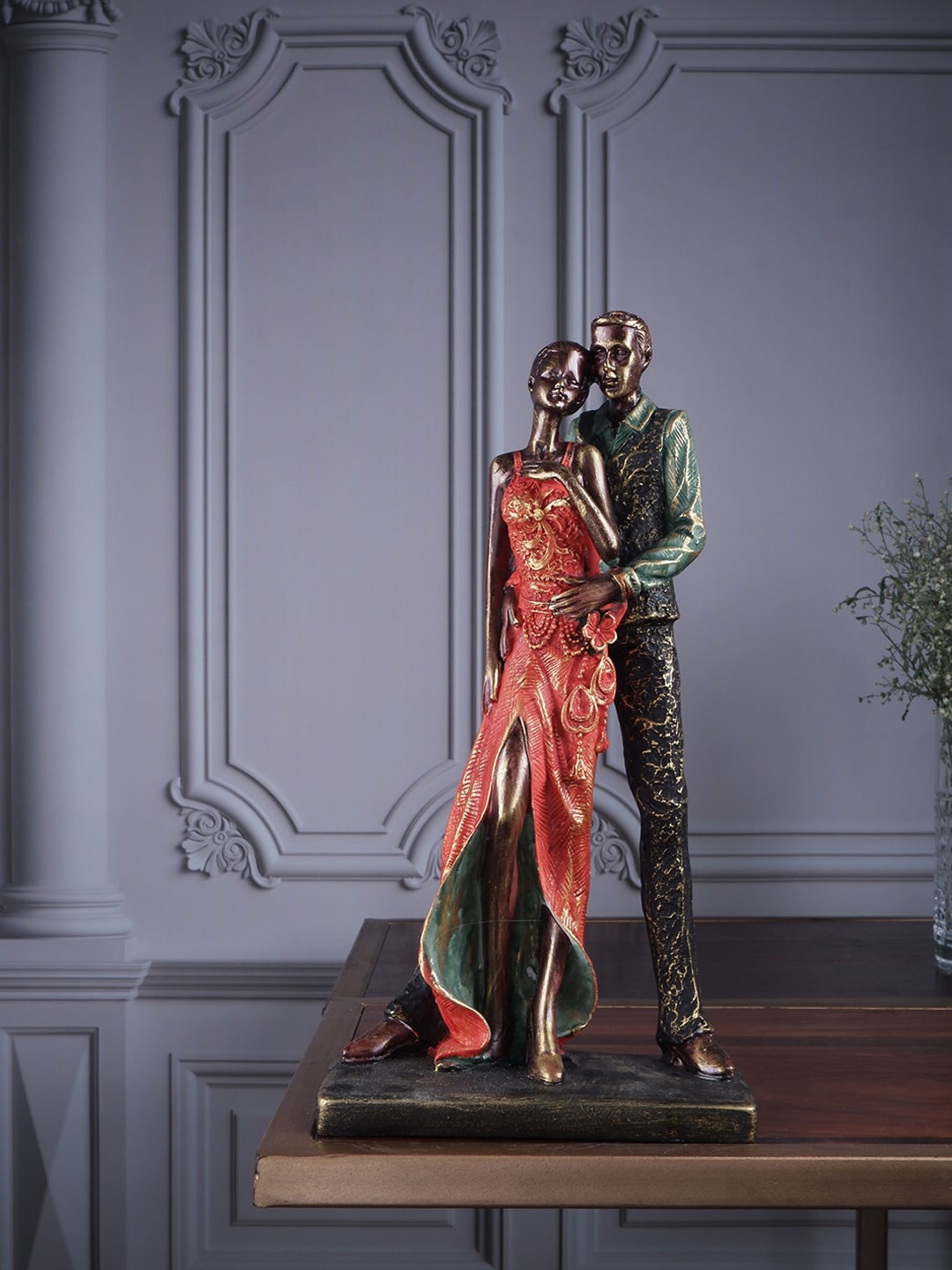 THE WHITE INK DECOR Red & Green Premium Couple Figurine Showpiece, Multi