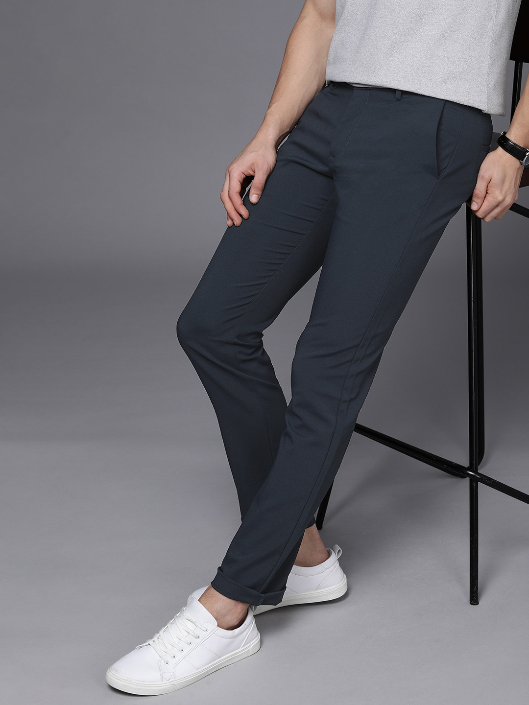 

Allen Solly Men Solid Slim Fit Trousers, Navy blue