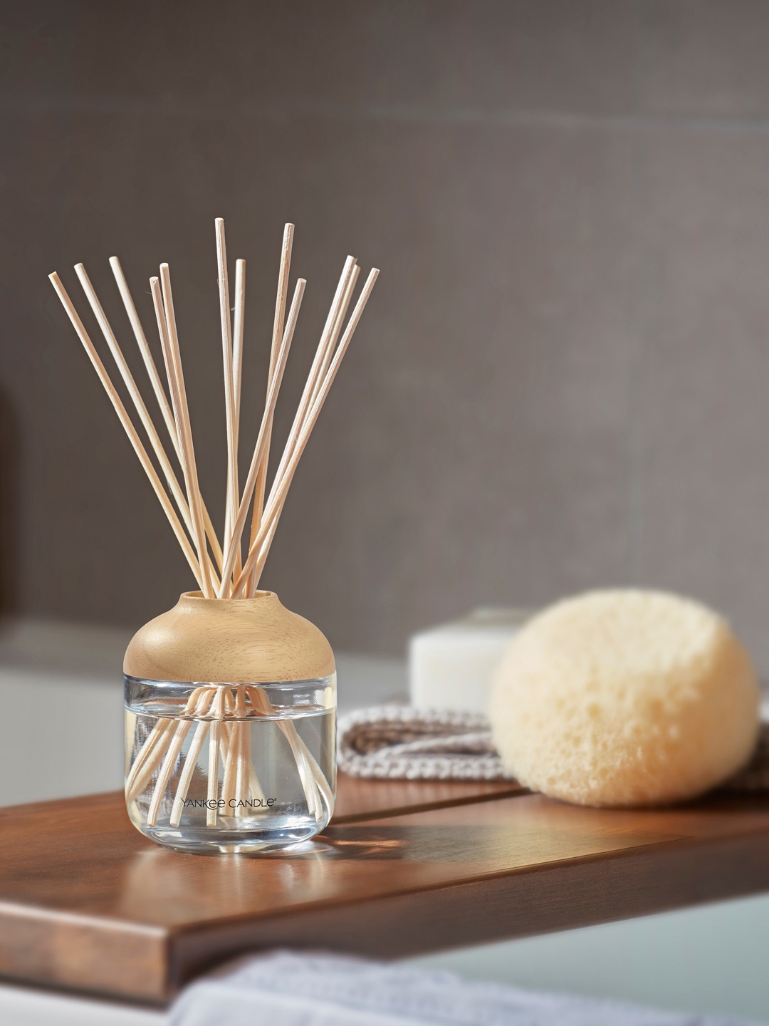 

YANKEE CANDLE Brown Wooden Jasmine Aroma Oil Diffusers