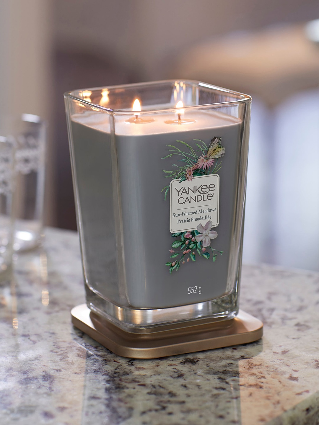 

YANKEE CANDLE Light Blue Sun Warmed Meadows Scented Candles