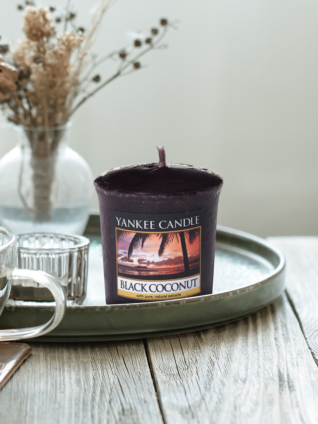 

YANKEE CANDLE Black Coconut Scented Candle