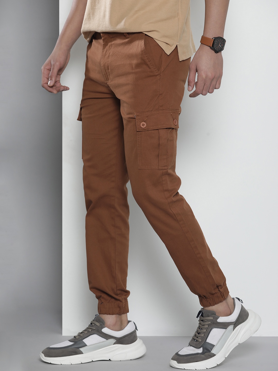 

The Indian Garage Co Men Brown Slim Fit Cargos Trousers