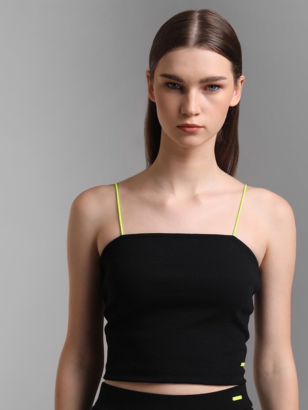 

Kazo Black Solid Pure Cotton Tube Crop Top