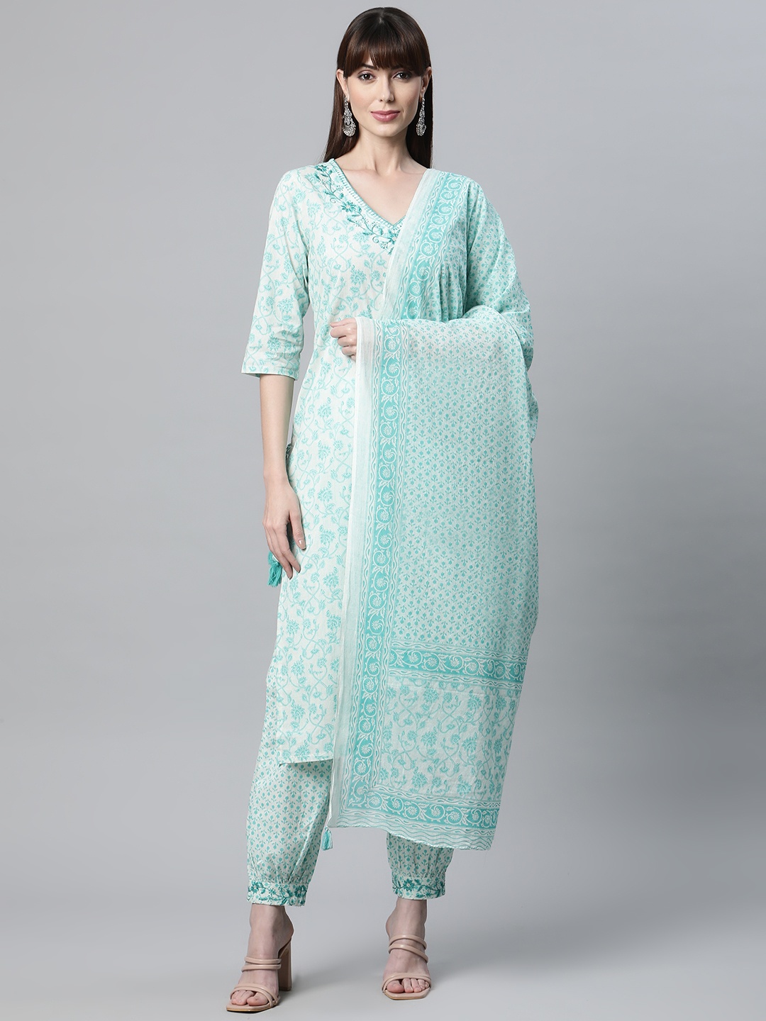 

Readiprint Fashions Women Sea Green Floral Printed Thread Work Pure Cotton Kurta Set