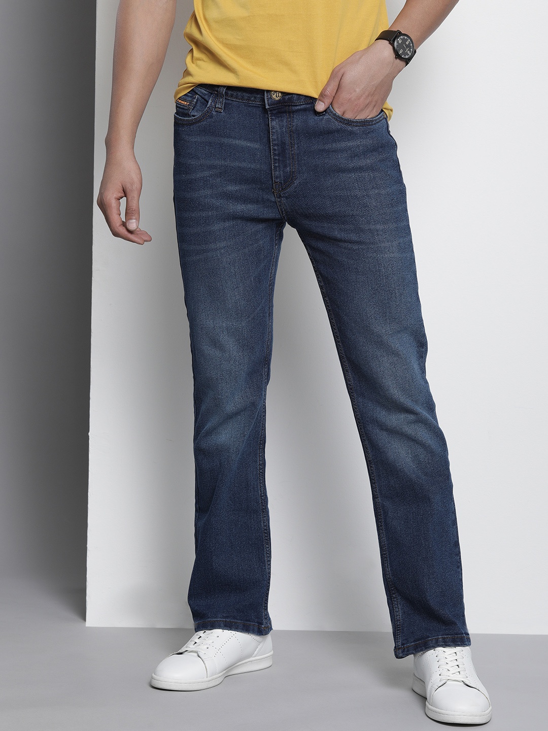 

The Indian Garage Co Men Bootcut Light Fade Stretchable Jeans, Blue