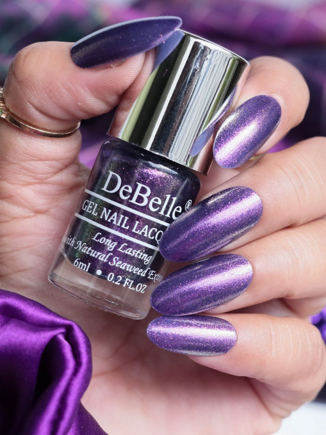 

DeBelle Long Lasting Gel Nail Lacquer with Seaweed Extract - Delightful Daphne 6 ml, Purple