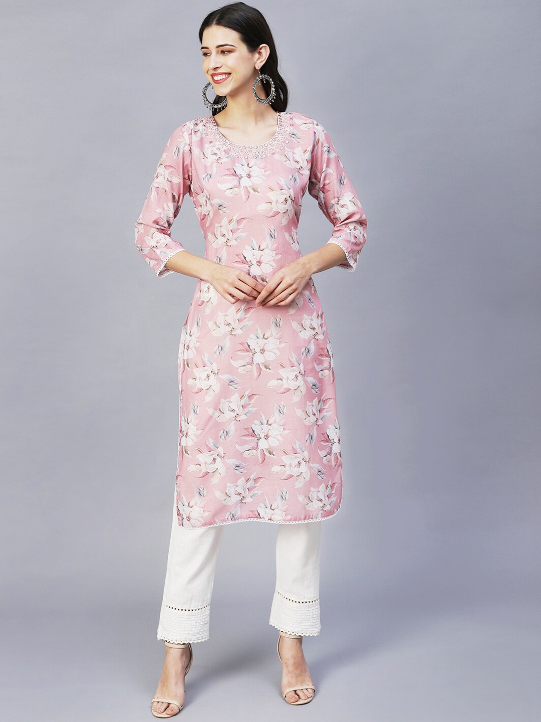

FASHOR Women Pink Floral Printed Mirror Work Straight Kurta