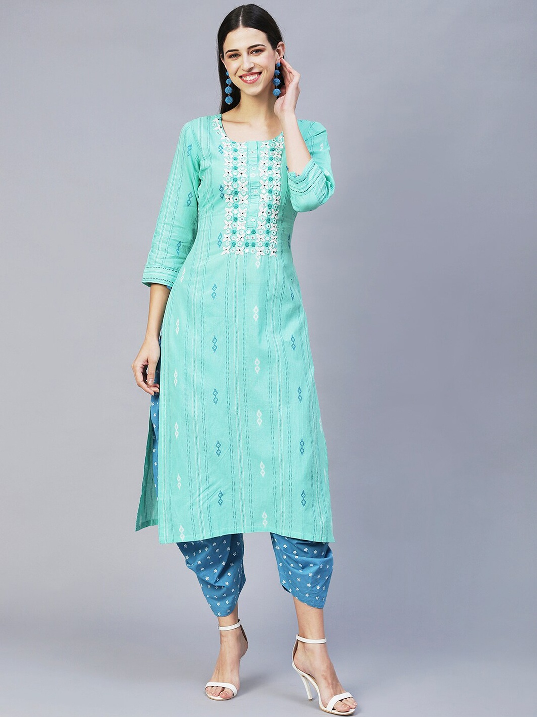 

FASHOR Women Green Ethnic Motifs Printed Thread Work Straight Fit Cotton Kurta