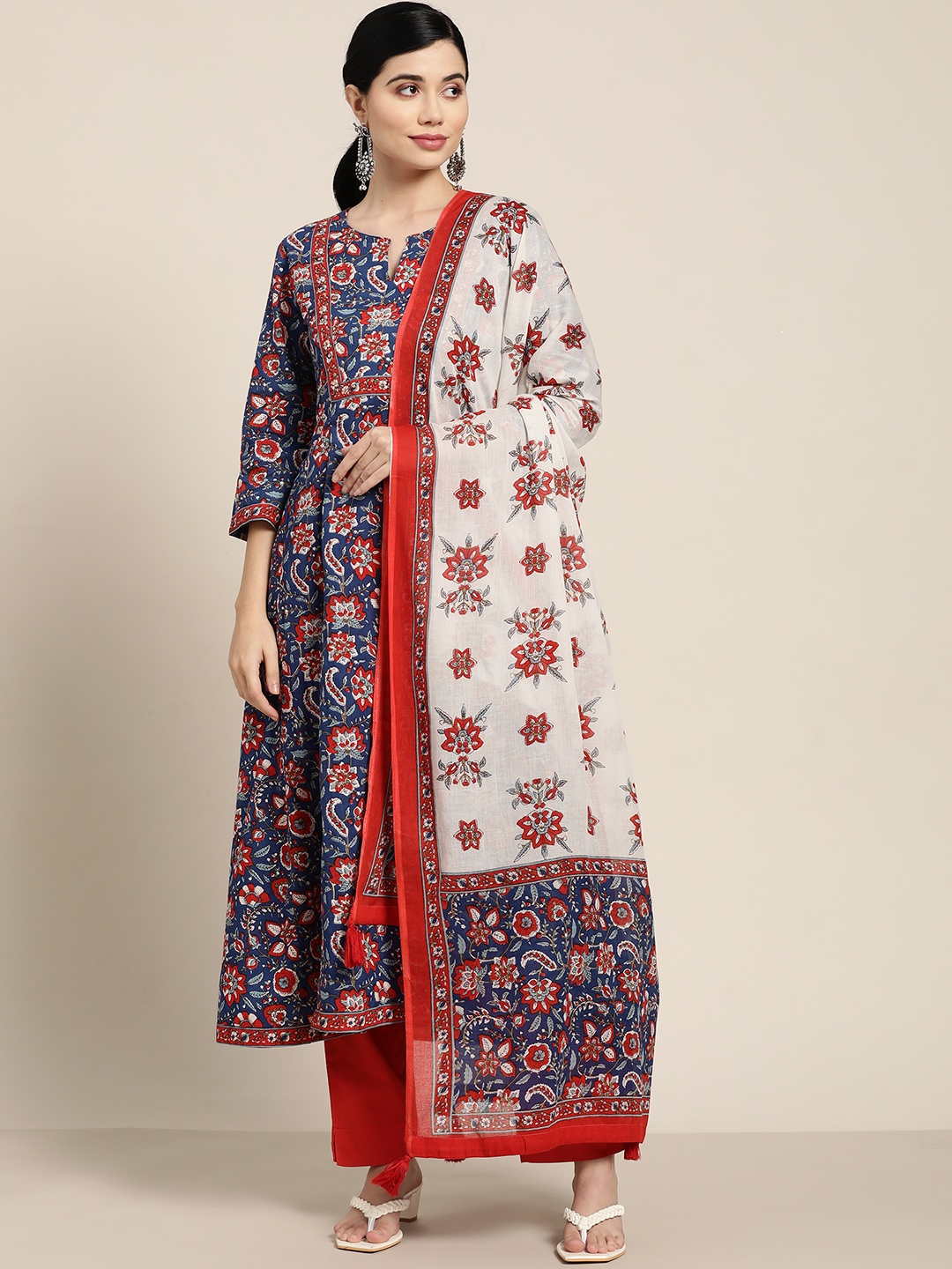 

Rain & Rainbow Women Navy Blue Floral Printed Sequinned Pure Cotton Kurta Set