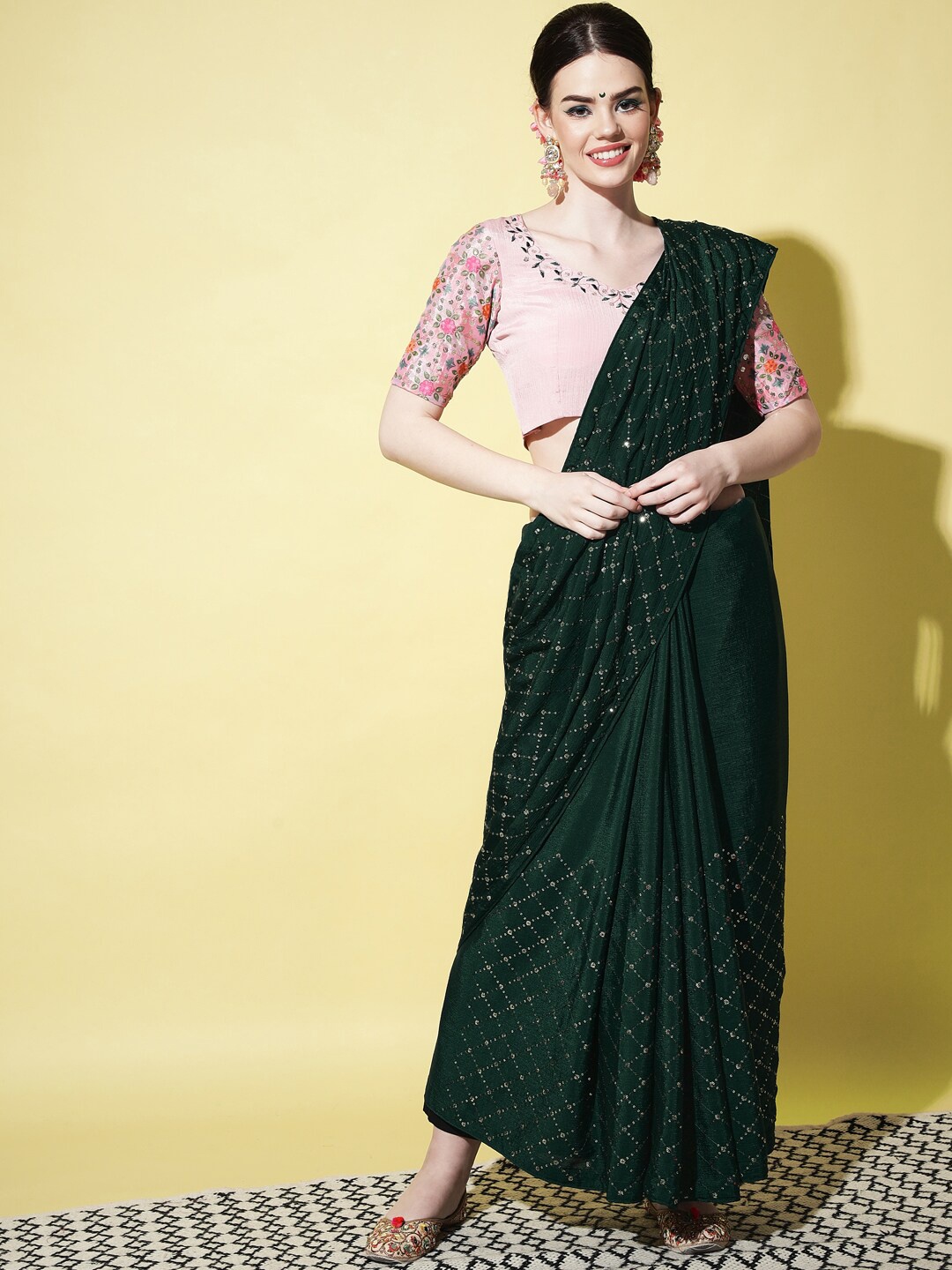 

SHUBHVASTRA Green & Gold-Toned Sequinned Art Silk Saree
