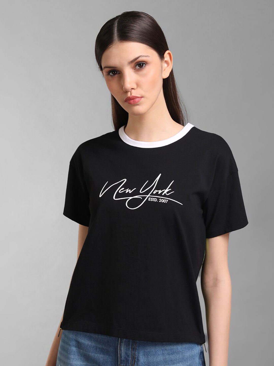 

Kazo Women Black Typography Printed Drop-Shoulder Sleeves Cotton T-shirt