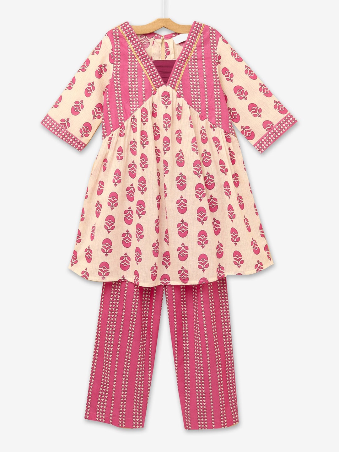 

Hopscotch Girls White Floral Printed Pure Cotton Kurta with Trousers